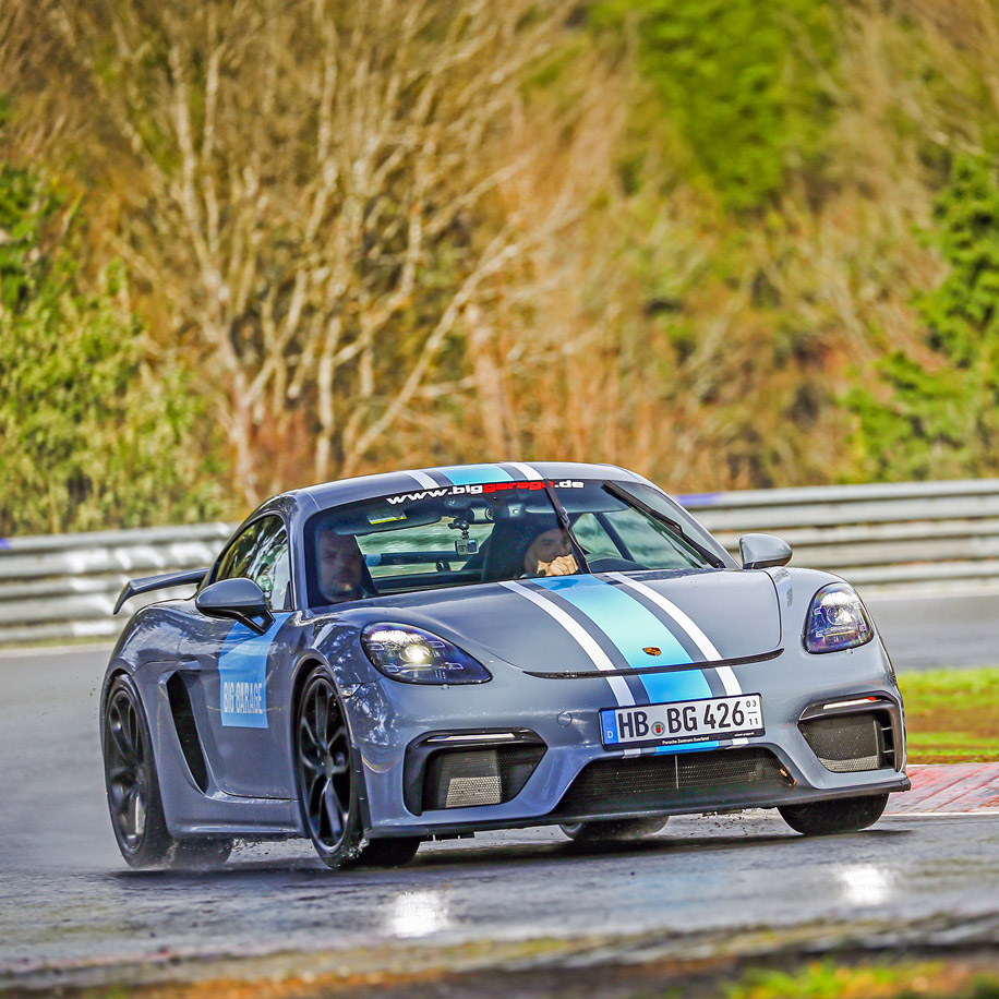 Rent Porsche Gt4 at the N&uuml;rburgring