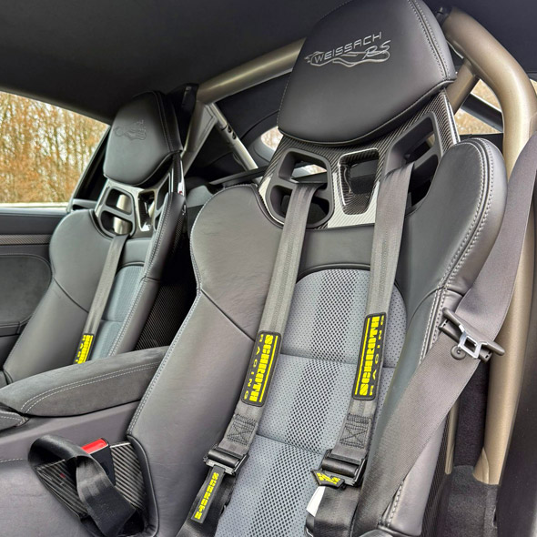 Rent Porsche GT4 RS at the N&uuml;rburgring