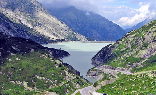 Sportscar tours in the Swiss Alps